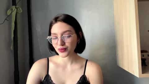 Snapshot of hollisguerrette chatting on April 2026 05:16:02 AM Sofia online show from April 2026 05:16:02 AM