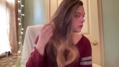 Hollys Drive threw Side Of CB. online show from December 2024 07:32:02 PM