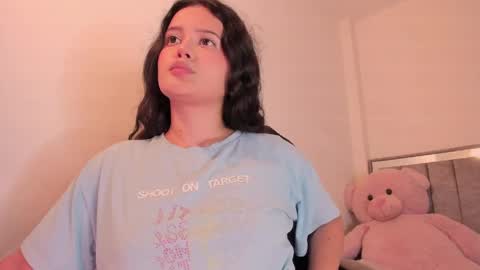 holly_16 online show from April 2026 09:08:01 PM