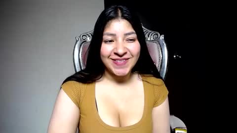 Snapshot of holly__20 chatting on February 2025 09:43:02 AM holly online show from February 2025 09:43:02 AM
