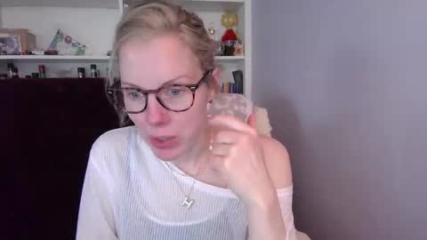 holly_bourbon online show from March 2026 07:16:02 PM