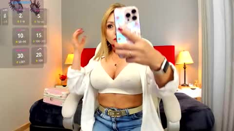 Holly Madisson online show from November 2025 12:48:02 PM