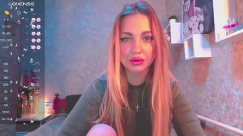 Snapshot of holly_molly8 chatting on December 2024 04:27:01 PM holly_molly8 online show from December 2024 04:27:01 PM