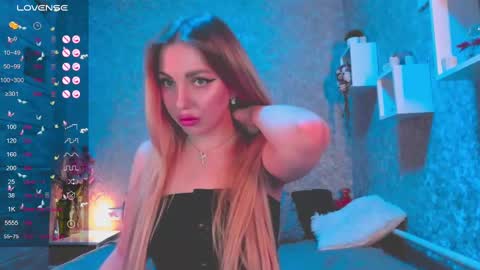 Snapshot of holly_molly8 chatting on December 2024 09:00:02 PM holly_molly8 online show from December 2024 09:00:02 PM
