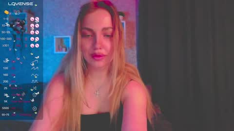 Snapshot of holly_molly8 chatting on January 2025 11:05:01 PM holly_molly8 online show from January 2025 11:05:01 PM