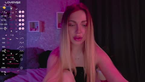 Snapshot of holly_molly8 chatting on February 2025 11:15:02 PM holly_molly8 online show from February 2025 11:15:02 PM