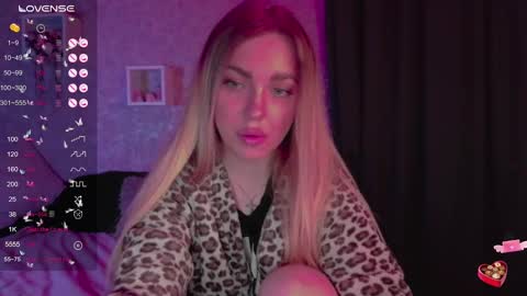 Snapshot of holly_molly8 chatting on February 2025 11:45:01 PM holly_molly8 online show from February 2025 11:45:01 PM