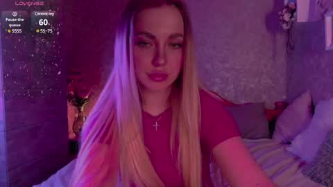 Snapshot of holly_molly8 chatting on February 2025 11:00:02 PM holly_molly8 online show from February 2025 11:00:02 PM