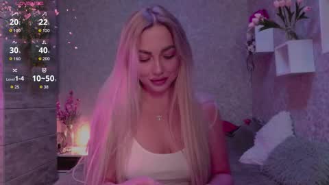 Snapshot of holly_molly8 chatting on September 2025 03:34:02 PM holly_molly8 online show from September 2025 03:34:02 PM
