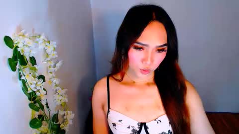 Snapshot of hollyclarita chatting on November 2025 11:37:01 PM YOUR GODDESS CLARITA online show from November 2025 11:37:01 PM