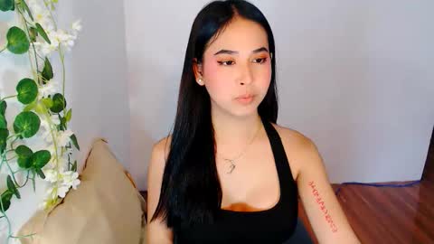 Snapshot of hollyclarita chatting on December 2025 06:10:01 AM YOUR GODDESS CLARITA online show from December 2025 06:10:01 AM