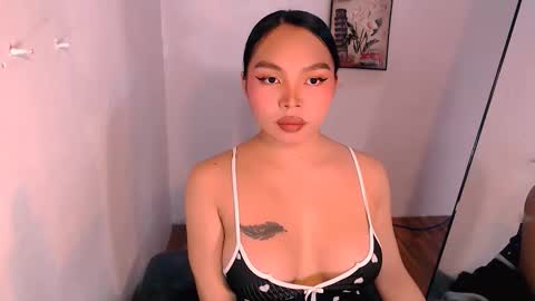 Snapshot of hollyclarita chatting on January 2026 06:27:01 AM YOUR GODDESS CLARITA online show from January 2026 06:27:01 AM