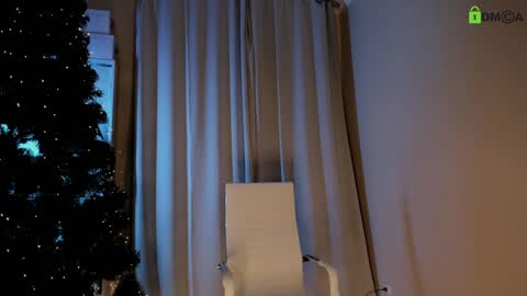 Snapshot of hollyextra chatting on December 2024 08:55:02 PM hollyextra online show from December 2024 08:55:02 PM