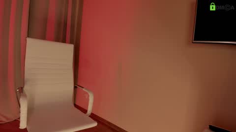 Snapshot of hollyextra chatting on December 2024 07:00:02 PM hollyextra online show from December 2024 07:00:02 PM