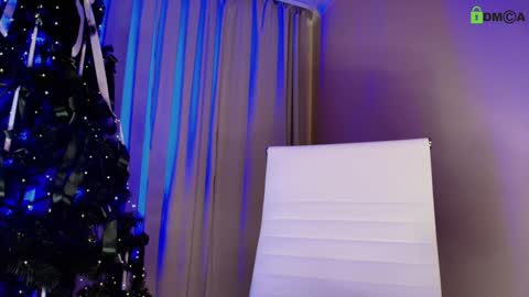 Snapshot of hollyextra chatting on January 2025 10:23:01 PM hollyextra online show from January 2025 10:23:01 PM