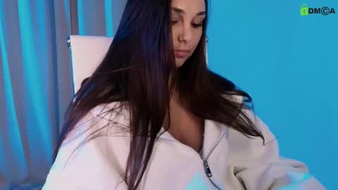 Snapshot of hollyextra chatting on February 2025 06:59:01 PM hollyextra online show from February 2025 06:59:01 PM