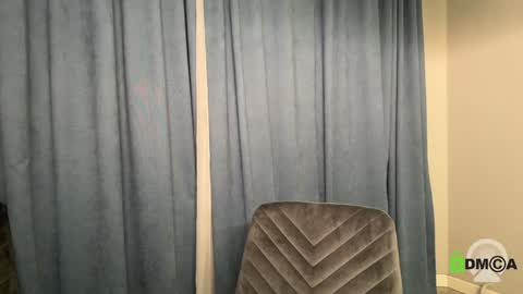 Snapshot of hollyextra chatting on October 2025 03:41:01 PM hollyextra online show from October 2025 03:41:01 PM