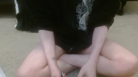 Holly Hawkes online show from November 2025 12:09:02 AM