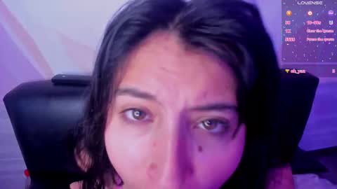 Snapshot of hollyhill_ chatting on September 2025 04:18:01 PM Holly online show from September 2025 04:18:01 PM