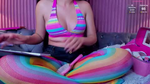 Holly online show from October 2025 11:51:02 AM