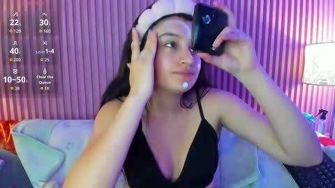 Holly online show from October 2025 11:31:01 AM