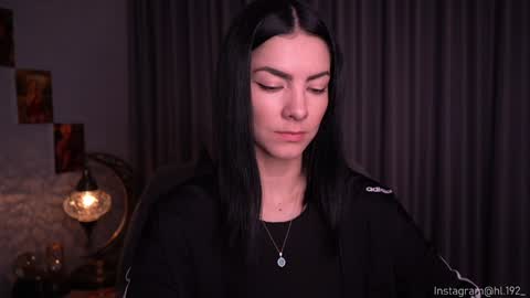 Snapshot of hollylinder_ chatting on December 2024 01:36:02 AM Holly Linder online show from December 2024 01:36:02 AM
