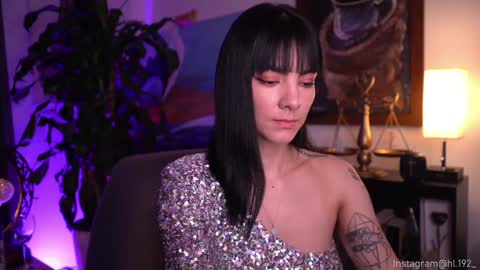 Snapshot of hollylinder_ chatting on December 2024 02:22:02 AM Holly Linder online show from December 2024 02:22:02 AM