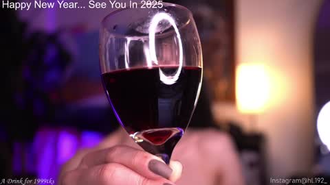 Snapshot of hollylinder_ chatting on December 2024 05:23:01 AM Holly Linder online show from December 2024 05:23:01 AM