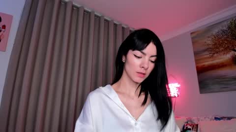 Snapshot of hollylinder_ chatting on February 2025 02:07:02 AM Holly Linder online show from February 2025 02:07:02 AM