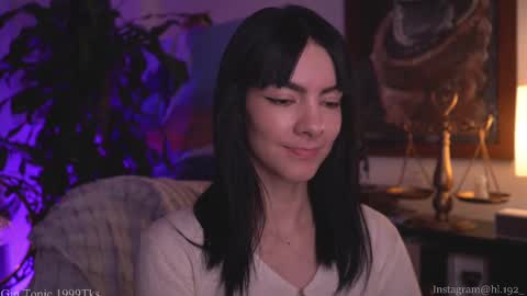 Snapshot of hollylinder_ chatting on March 2025 05:44:02 AM Holly Linder online show from March 2025 05:44:02 AM