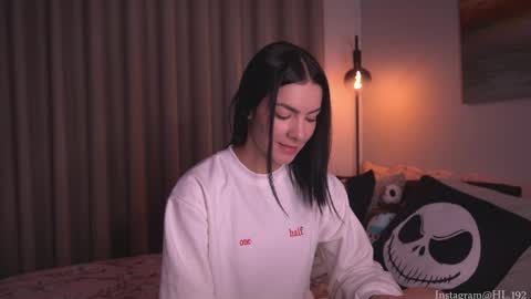 Snapshot of hollylinder_ chatting on October 2025 01:23:01 AM Holly Linder online show from October 2025 01:23:01 AM