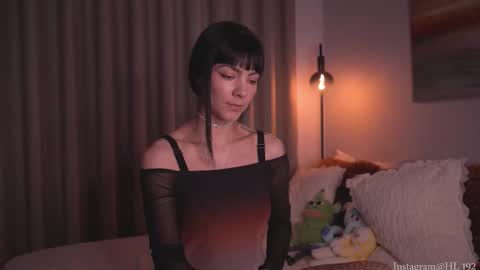 Snapshot of hollylinder_ chatting on November 2025 01:30:02 AM Holly Linder online show from November 2025 01:30:02 AM