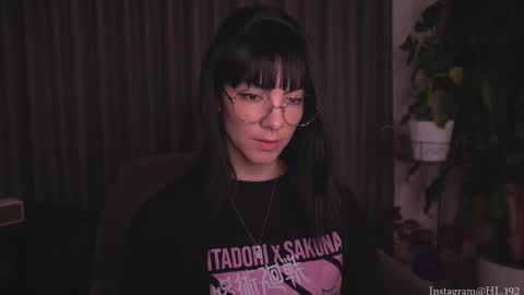 Snapshot of hollylinder_ chatting on November 2025 02:34:01 AM Holly Linder online show from November 2025 02:34:01 AM