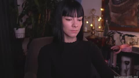 Holly Linder online show from December 2025 01:11:02 AM