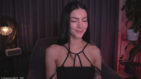 Holly Linder online show from April 2026 01:23:02 AM