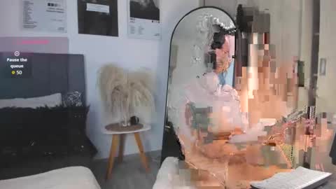 Snapshot of hollyprincess_2 chatting on February 2026 02:20:02 AM holly princess mermaid online show from February 2026 02:20:02 AM