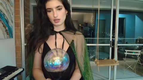 hollyshit_ online show from October 2025 11:46:02 PM