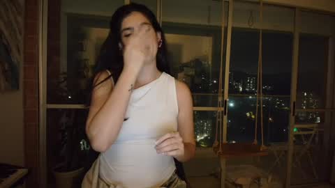 hollyshit_ online show from April 2026 02:27:02 AM