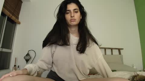 hollyshit_ online show from May 2026 02:49:01 AM