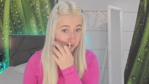 HollyTaillor online show from February 2026 06:30:02 AM