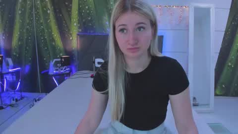 HollyTaillor online show from June 2026 05:11:01 AM