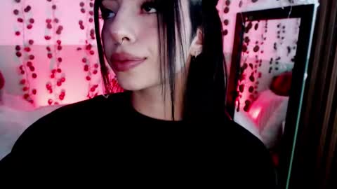 Snapshot of hollyxx_ chatting on January 2025 04:46:02 PM holly online show from January 2025 04:46:02 PM