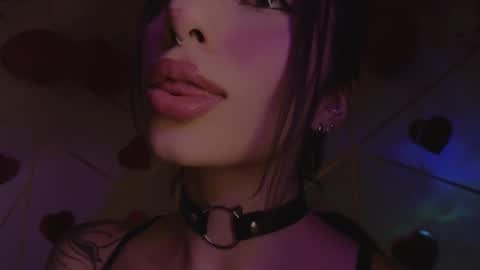 holly online show from February 2026 03:46:02 AM