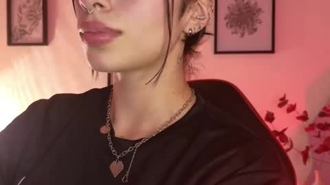 holly online show from May 2026 02:19:02 AM