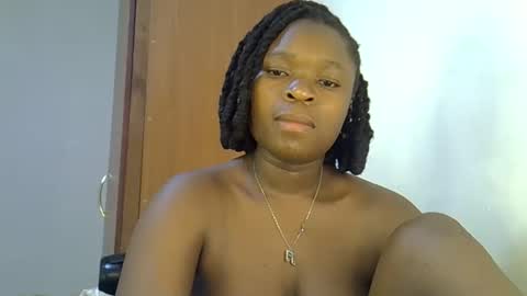 Snapshot of holy_ebony chatting on April 2026 10:30:02 PM holy_ebony online show from April 2026 10:30:02 PM