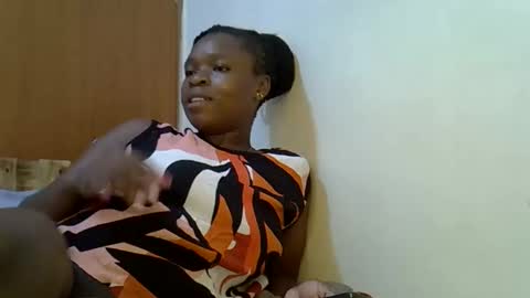 Snapshot of holy_ebony chatting on May 2026 01:38:01 PM holy_ebony online show from May 2026 01:38:01 PM