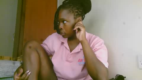 Snapshot of holy_ebony chatting on May 2026 09:39:02 AM holy_ebony online show from May 2026 09:39:02 AM