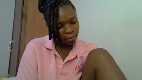 Snapshot of holy_ebony chatting on May 2026 11:39:02 AM holy_ebony online show from May 2026 11:39:02 AM