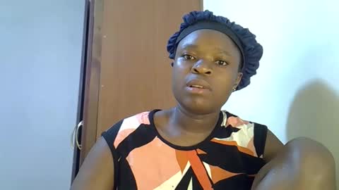 Snapshot of holy_ebony chatting on May 2026 04:07:02 AM holy_ebony online show from May 2026 04:07:02 AM