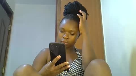 Snapshot of holy_ebony chatting on May 2026 03:02:01 AM holy_ebony online show from May 2026 03:02:01 AM